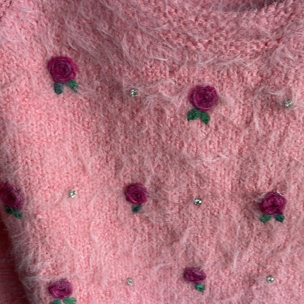 Free People NWT Winter Bloom Crewneck Raglan Sleeve Rosette detail Pullover lge - Picture 8 of 12